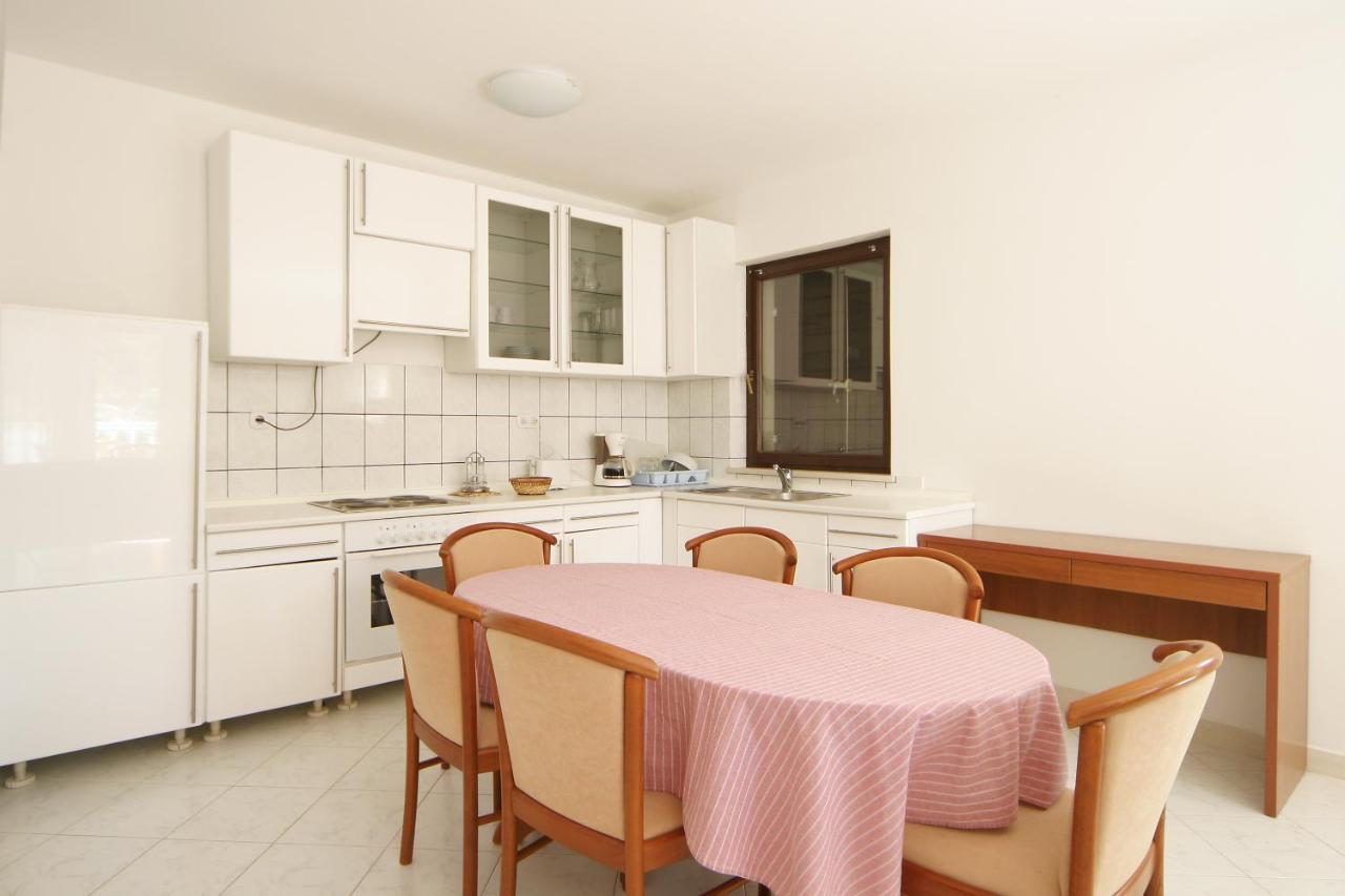 Apartments Pucisca Chambre photo